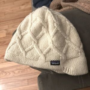 Patagonia Wool Blend Knit Fleece Lined Winter Beanie Hat